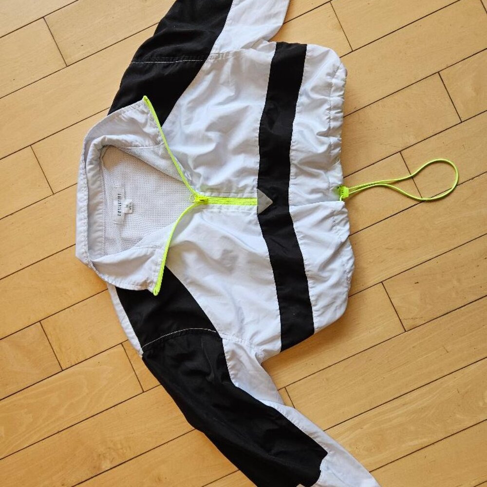 Activewear - Picture 2 of 3